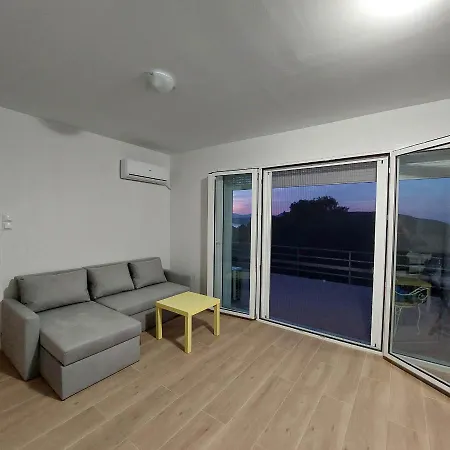 στο Holiday home Porto Rafti